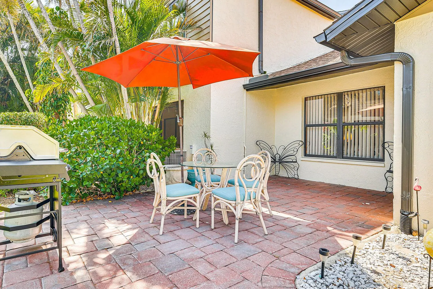 2 bed, 2.0 bath, 1367 sqft, $2,328 — Photo 4