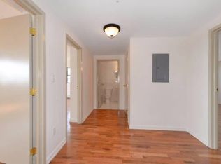 74 Brooklyn Ave, Valley Stream, NY 11581