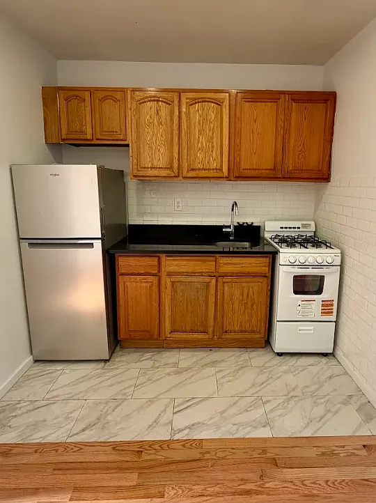 273 Pleasant Avenue — Photo 3