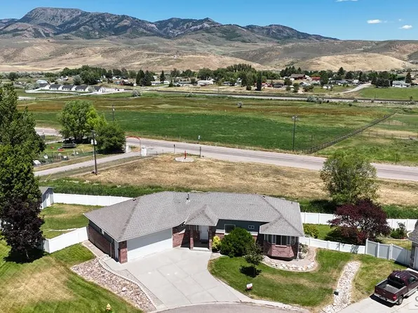 100 Mountain View Dr, McCammon, ID 83250