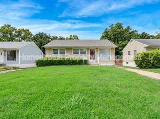 10527 Prestwick Dr, Saint Louis, MO 63137