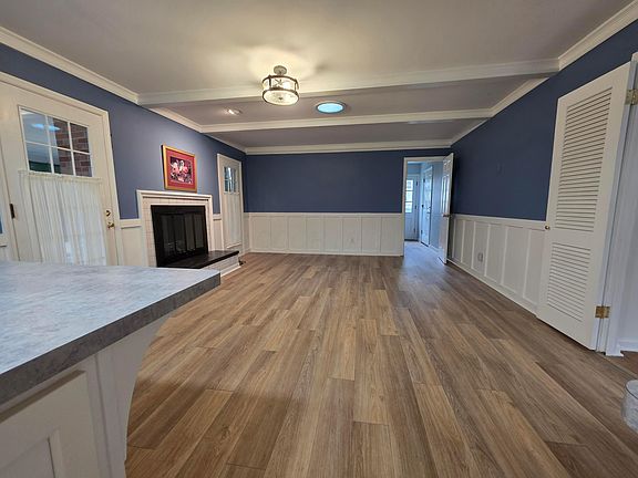 3rd image of 5910 Rock Hill Rd