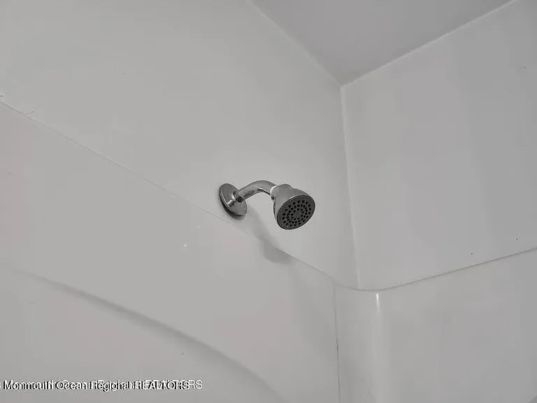 1708 Lake Dr — Photo 37