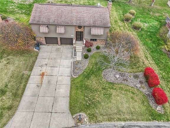 3rd image of 129 Beachmont Dr