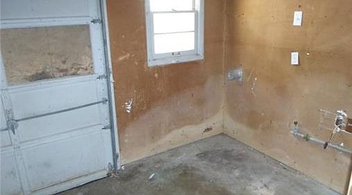 4th image of 7407 E 110th St
