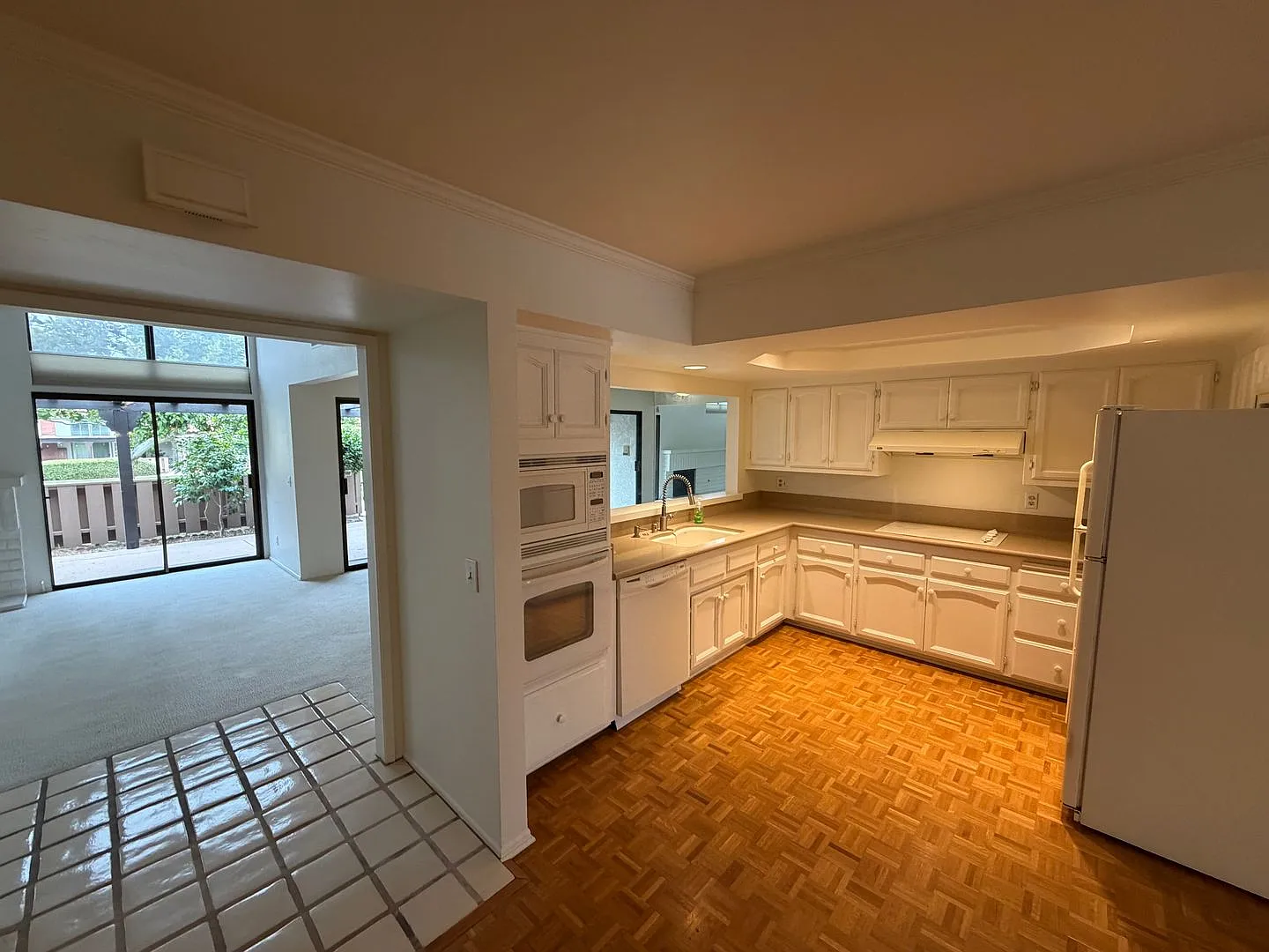 4569 Foxenwood Lane -- 2 Bedroom, 2.5 Bathroom Foxenwood Condo With Loft, Pool & Spa, Tennis Court — Photo 4