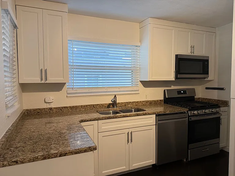 820 23rd Ave N #1 — Photo 9