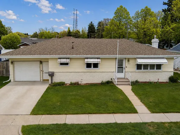 1917 N 6th St, Bismarck, ND 58501