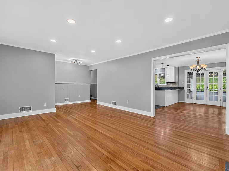 3604 Husted Dr — Photo 5