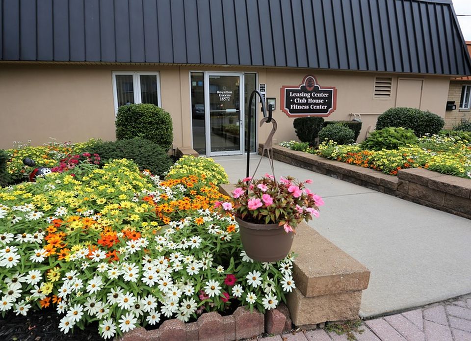 Leasing Center