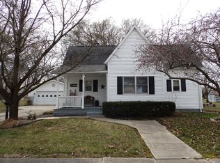 145 S Main St, New Canton, IL 62356