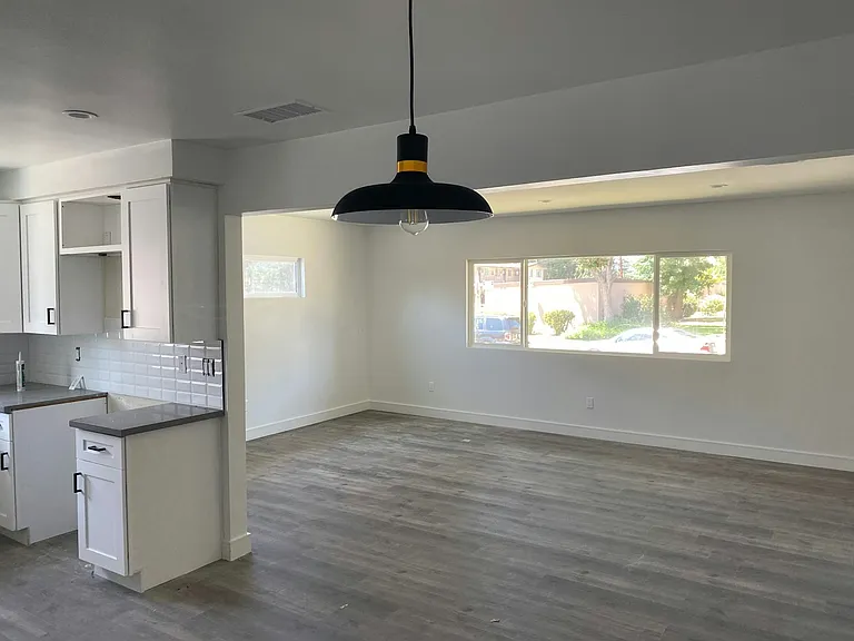 150 N Roberto Ave #146 — Photo 2