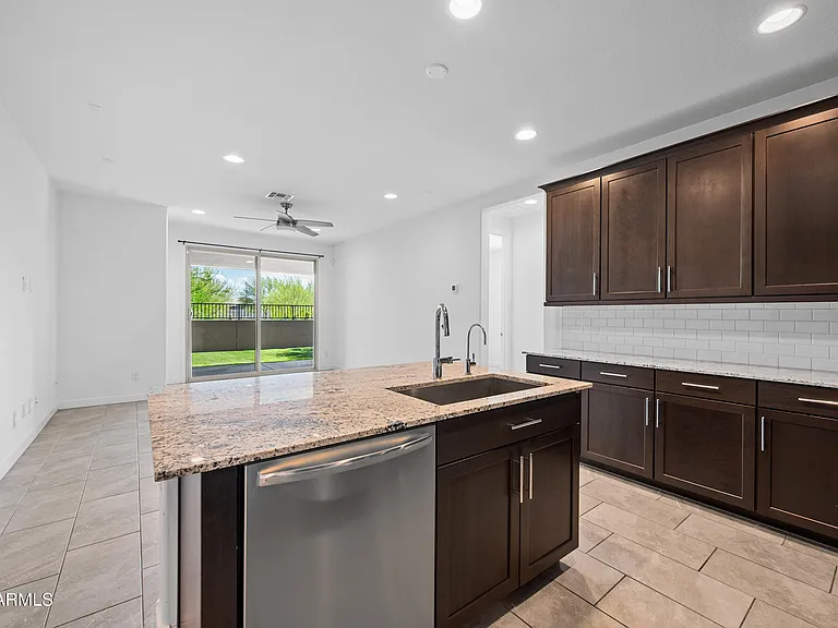 8911 W Solano Dr — Photo 9