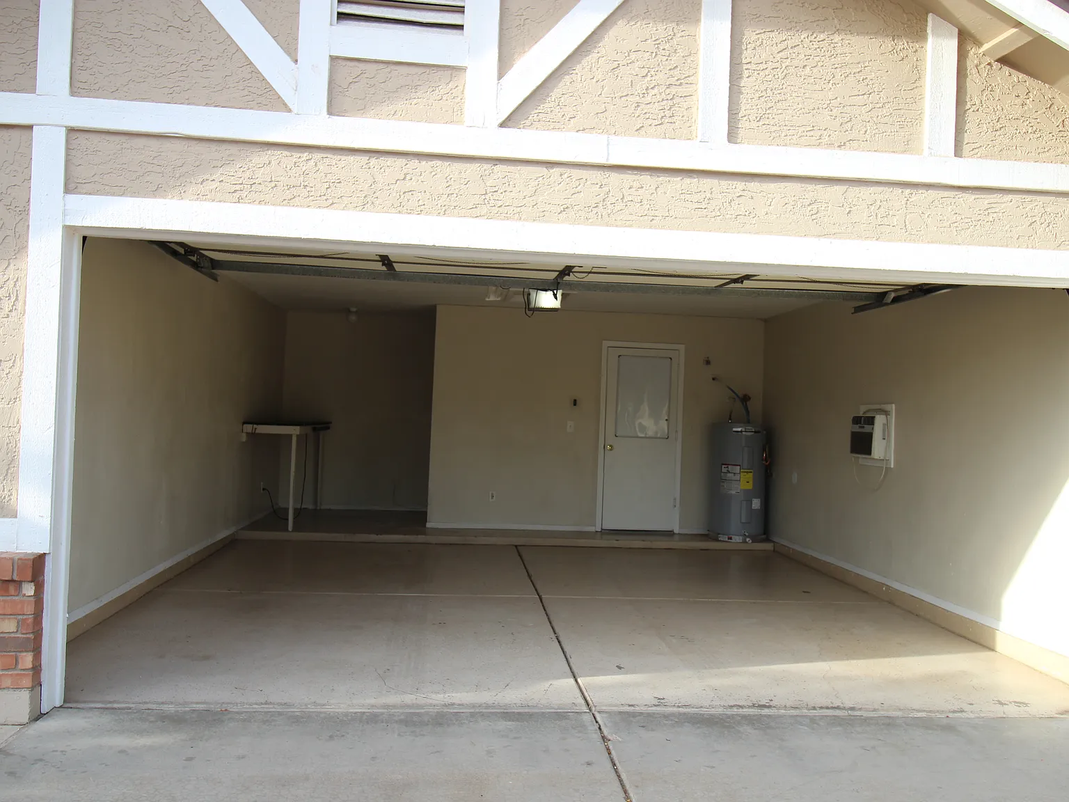 4 bed, 1910 sqft, $2,650 — Photo 4