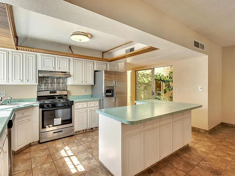 301 Los Nietos Ct — Photo 10