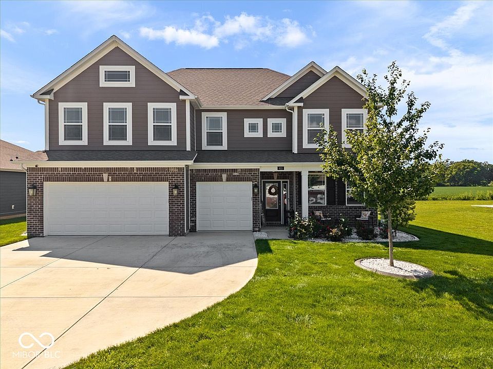 1st image of 615 Blarney Dr