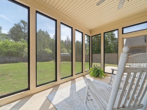 3rd image of 405 Stonecrest Ct