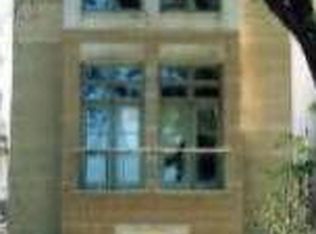 3211 S Rhodes Ave, Chicago, IL 60616