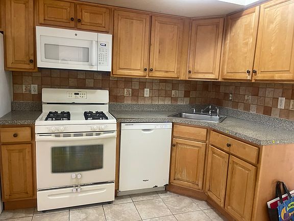 2nd image of 388 Sip Ave Floor 1