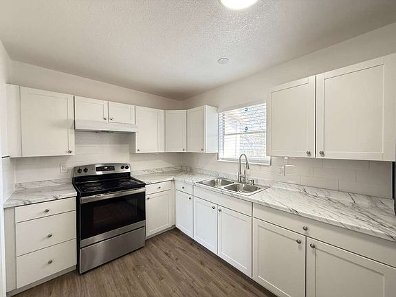3rd image of 7642 Quail St
