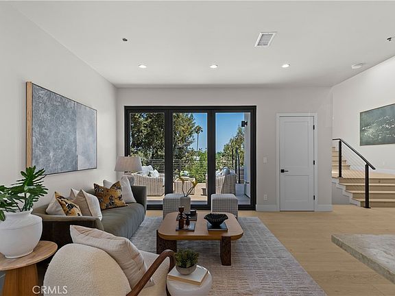 5th image of 728 Bonita Dr
