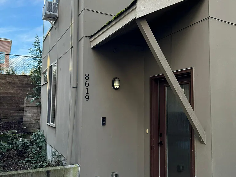 Private entrance in the back of walkway.