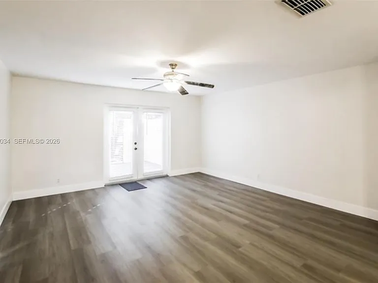 9732 NW 15th St — Photo 3