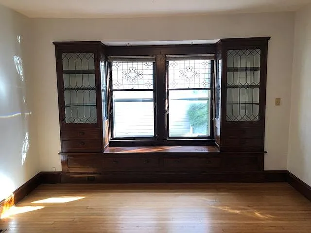 17433 Woodford Ave — Photo 4