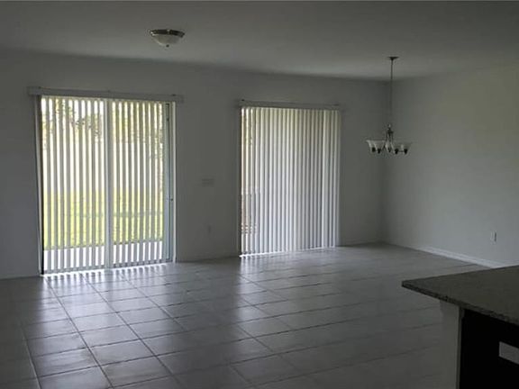 3rd image of 15217 Willow Arbor Cir