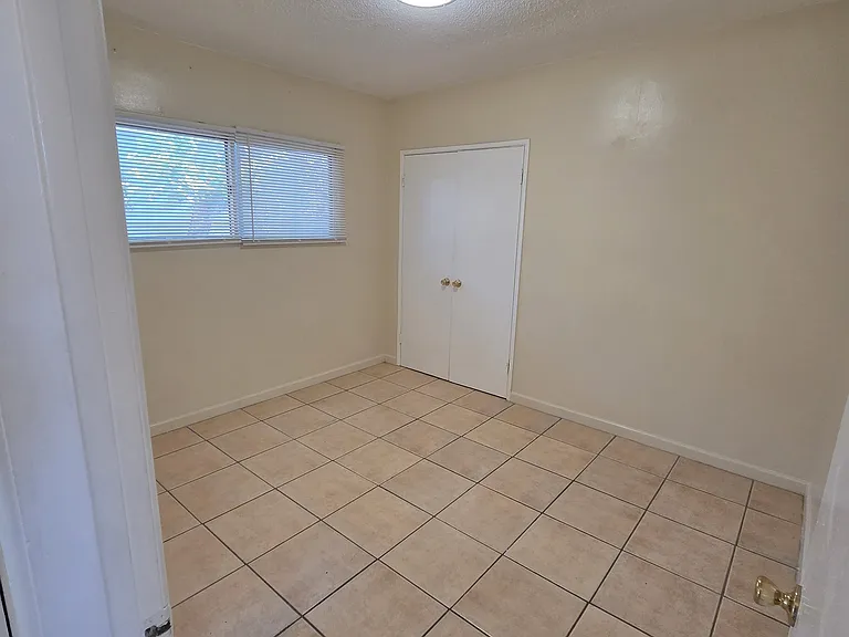 437 Walnut Ave #5 — Photo 9
