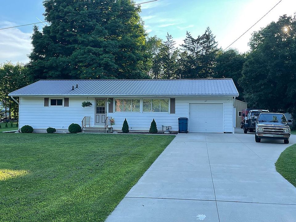 1st image of 211 Oriole Dr