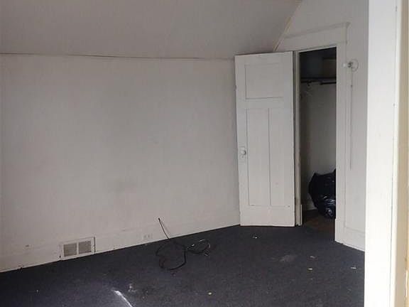 4th image of 636 E Delavan Ave