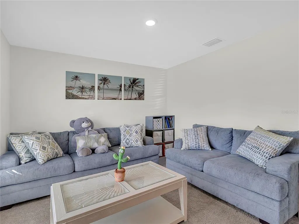 5 bed, 3.0 bath, 2674 sqft, $2,650 — Photo 4