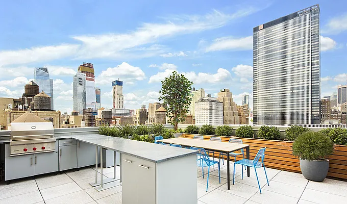 Rented by The Marketing Directors (Arias) | media 22