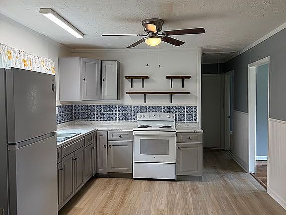 2nd image of 1012 N Church St