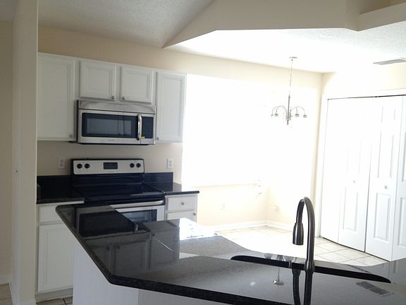 5th image of 138 Pin Oak Pl
