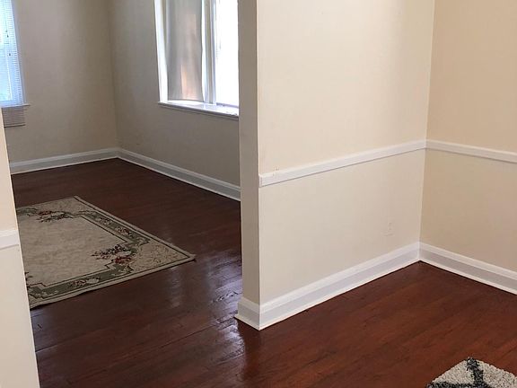 Sitting and dining room