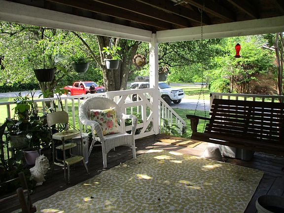 3rd image of 230 Davis Corner Rd