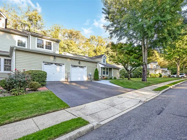 14 Victorian Court, Huntington, NY 11743