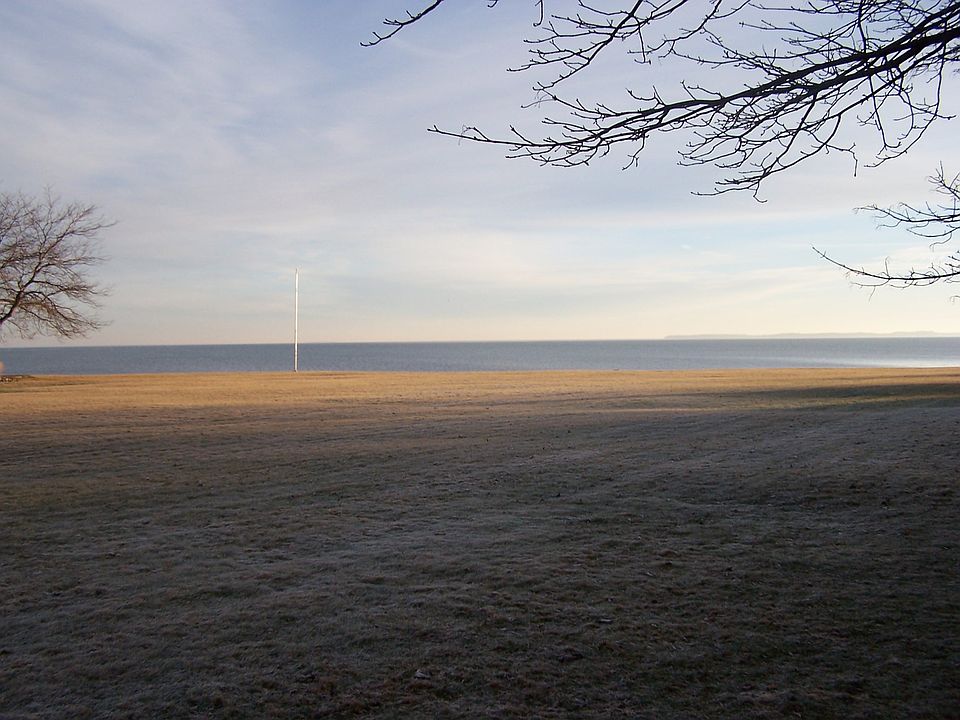 lake front 
