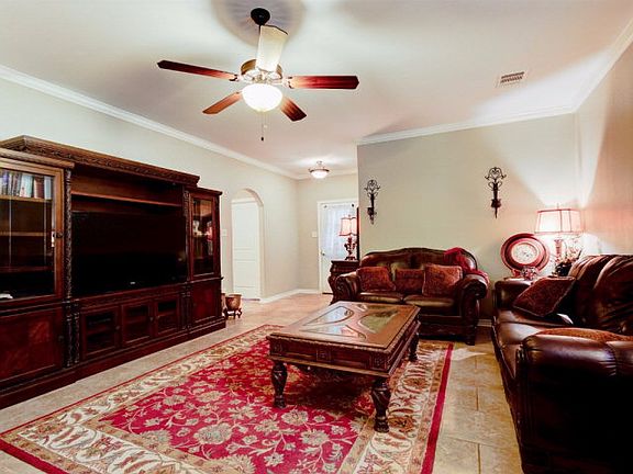 5th image of 1629 Tanglewood Cir