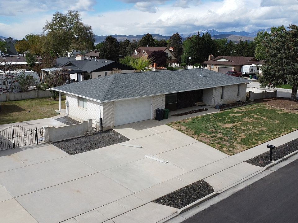 1st image of 748 E Silver Sage Dr