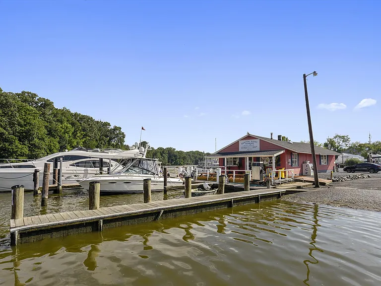 Public Dock