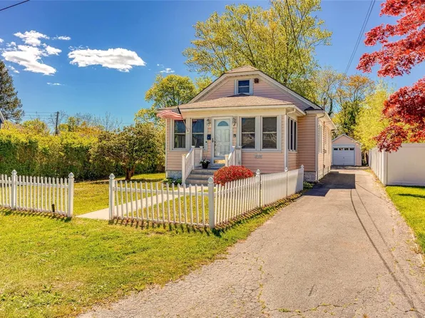 92 Avery Avenue, Patchogue, NY 11772