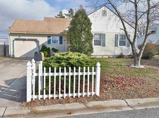 4 Beechwood Ave, Villas, NJ 08251