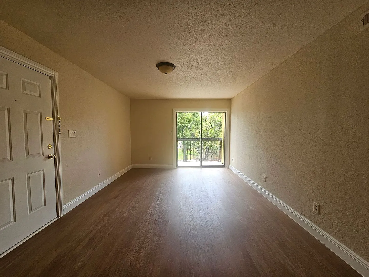 2/2 Condo in Village Creek all REDONE!! — Photo 4