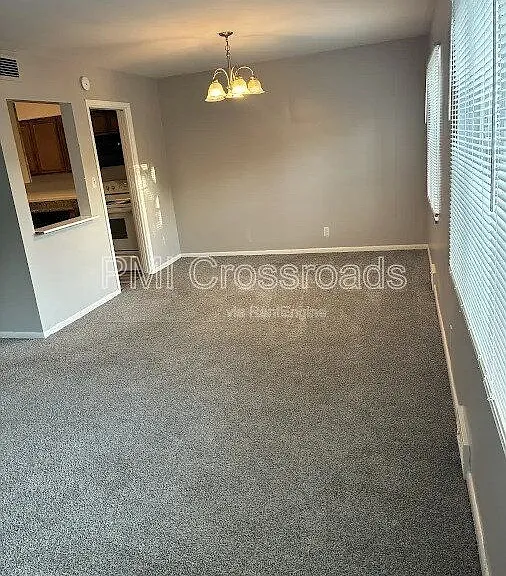 Riviera Manor — Photo 14