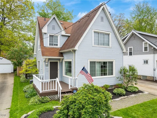 211 Harcourt Dr, Akron, OH 44313