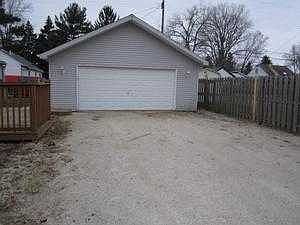 Detached garage