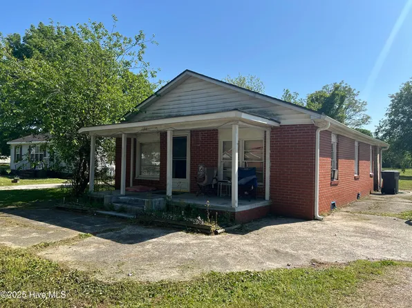 304 W Hooks River Road, Goldsboro, NC 27530